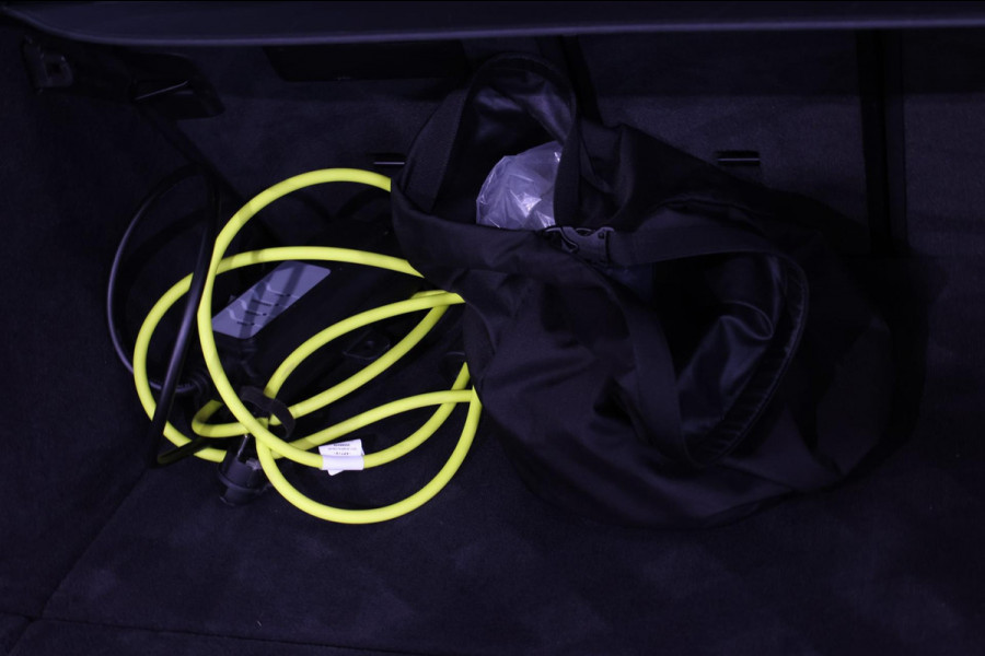 BMW 3 Serie Touring 330e xDrive M-Sport *Pano*H/K*Camera*Comforttoegang*