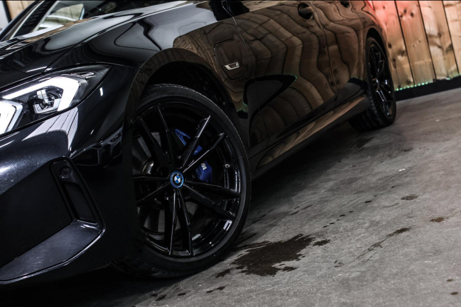 BMW 3 Serie Touring 330e xDrive M-Sport *Pano*H/K*Camera*Comforttoegang*