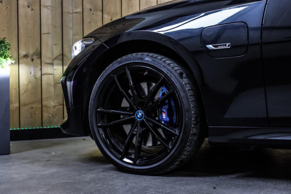 BMW 3 Serie Touring 330e xDrive M-Sport *Pano*H/K*Camera*Comforttoegang*