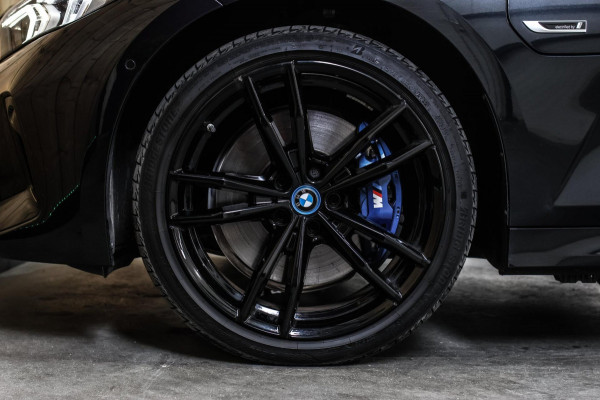 BMW 3 Serie Touring 330e xDrive M-Sport *Pano*H/K*Camera*Comforttoegang*