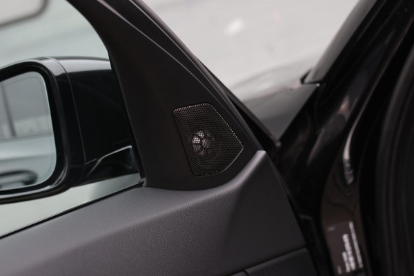 BMW 3 Serie Touring 330e xDrive M-Sport *Pano*H/K*Camera*Comforttoegang*