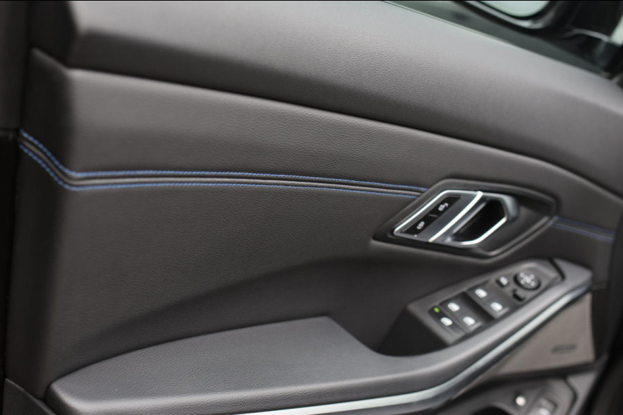 BMW 3 Serie Touring 330e xDrive M-Sport *Pano*H/K*Camera*Comforttoegang*