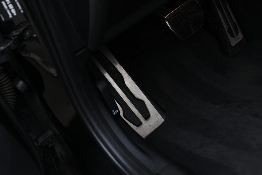 BMW 3 Serie Touring 330e xDrive M-Sport *Pano*H/K*Camera*Comforttoegang*