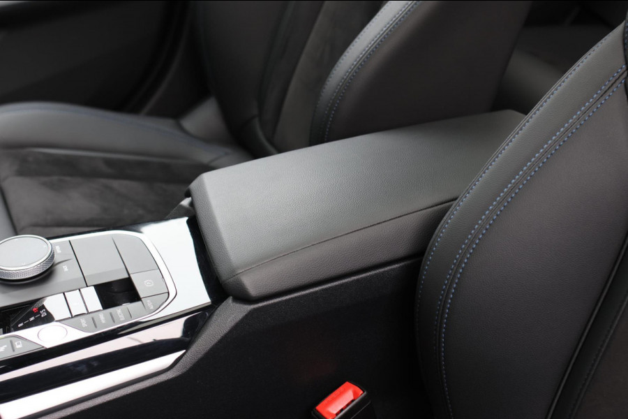 BMW 3 Serie Touring 330e xDrive M-Sport *Pano*H/K*Camera*Comforttoegang*