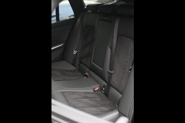 BMW 3 Serie Touring 330e xDrive M-Sport *Pano*H/K*Camera*Comforttoegang*