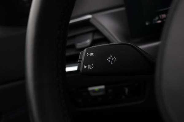 BMW 3 Serie Touring 330e xDrive M-Sport *Pano*H/K*Camera*Comforttoegang*