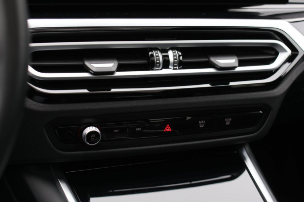 BMW 3 Serie Touring 330e xDrive M-Sport *Pano*H/K*Camera*Comforttoegang*