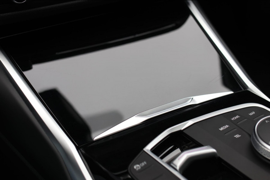 BMW 3 Serie Touring 330e xDrive M-Sport *Pano*H/K*Camera*Comforttoegang*