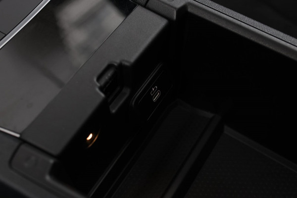 BMW 3 Serie Touring 330e xDrive M-Sport *Pano*H/K*Camera*Comforttoegang*