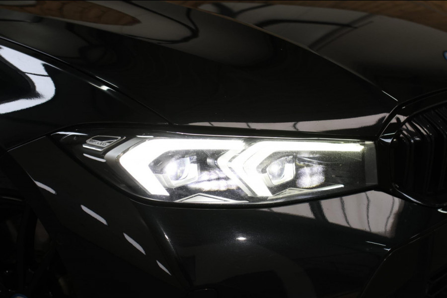 BMW 3 Serie Touring 330e xDrive M-Sport *Pano*H/K*Camera*Comforttoegang*