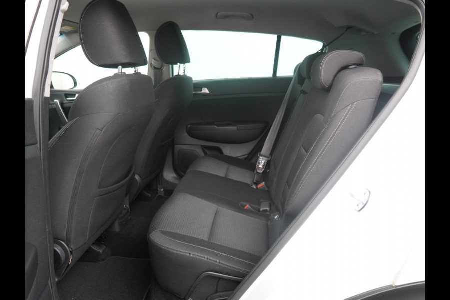 Kia Sportage 1.6 GDI DynamicLine - Cruise Control - Climate Control - Lichtmetalen Velgen 17'' - Navigatie - Fabrieksgarantie Tot 2026 T/M 19-10
