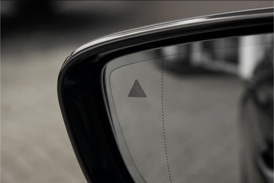 BMW 5 Serie 540i M-Sport High Executive Schuifdak HUD ACC 360° H&K Stuurverw