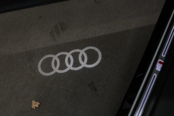 Audi Q8 60 TFSI e Quattro Competition *Pano*RS-Stoelen*B&O*Soft-Close*ABT*