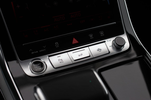 Audi Q8 60 TFSI e Quattro Competition *Pano*RS-Stoelen*B&O*Soft-Close*ABT*