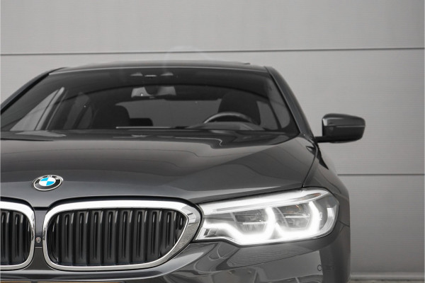 BMW 5 Serie 540i M-Sport High Executive Schuifdak HUD ACC 360° H&K Stuurverw