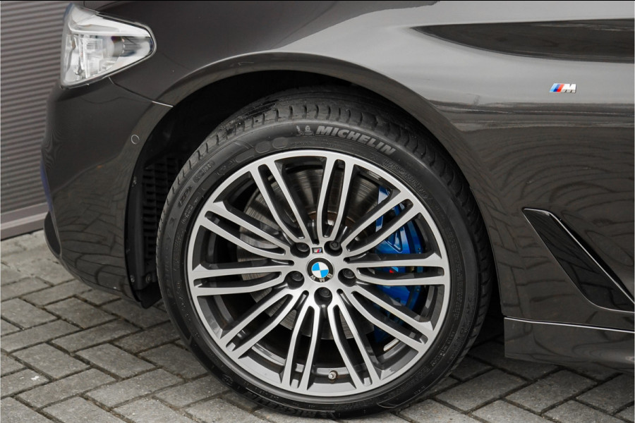 BMW 5 Serie 540i M-Sport High Executive Schuifdak HUD ACC 360° H&K Stuurverw