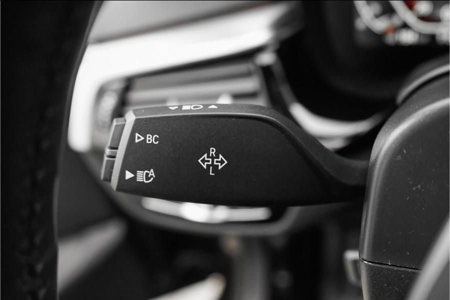 BMW 5 Serie 540i M-Sport High Executive Schuifdak HUD ACC 360° H&K Stuurverw