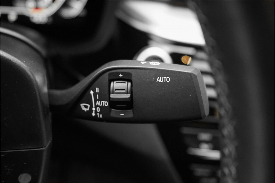 BMW 5 Serie 540i M-Sport High Executive Schuifdak HUD ACC 360° H&K Stuurverw