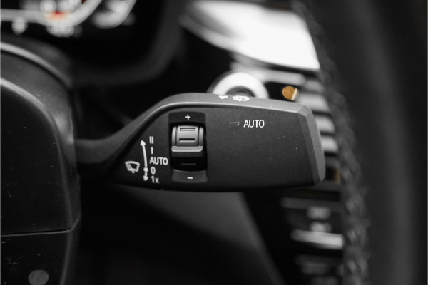 BMW 5 Serie 540i M-Sport High Executive Schuifdak HUD ACC 360° H&K Stuurverw