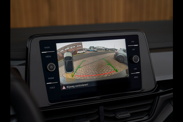 Volkswagen T-Roc Cabrio 1.5 TSI R-Line Edition | Adapt. cruise | Camera