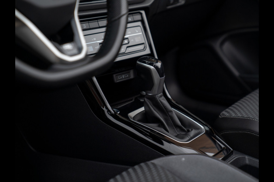 Volkswagen T-Roc Cabrio 1.5 TSI R-Line Edition | Adapt. cruise | Camera