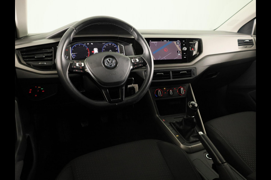 Volkswagen Polo 1.0 TSI Comfortline 95 pk | Navigatie | Parkeersensoren | LED koplampen | Adaptieve cruise control | Voll. digitaal instrumentenpaneel | Apple Carplay/Android Auto |