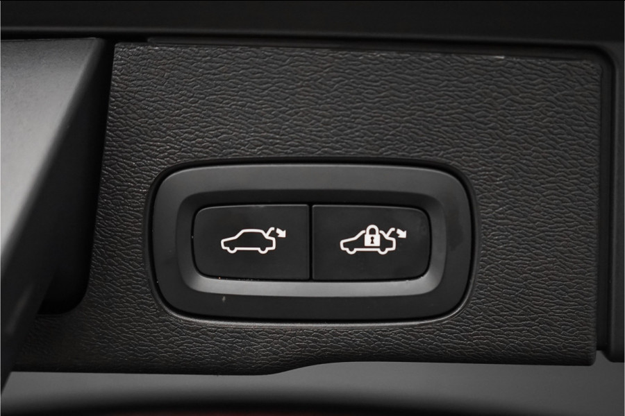 Volvo XC60 2.0 B5 Inscription R-Design Pano Trekhaak Harman/Kardon