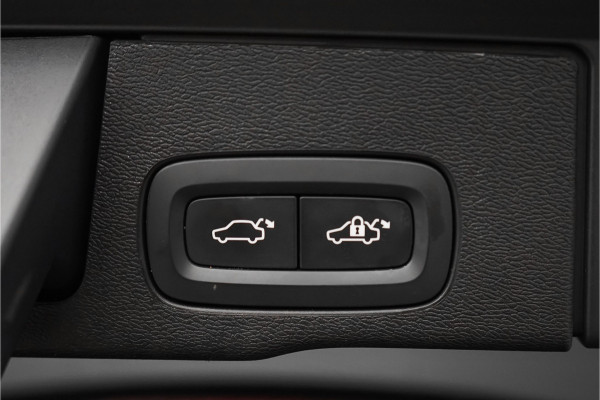 Volvo XC60 2.0 B5 Inscription R-Design Pano Trekhaak Harman/Kardon