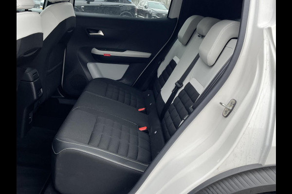 Citroën C3 Aircross 1.2 Hybrid 145pk Max STOEL + STUURWIELVERWARMING | WINTERPAKKET | CAMERA | HEAD-UP DISPLAY| FABRIEKSGARANTIE | ALL IN PRIJS RIJKLAAR |