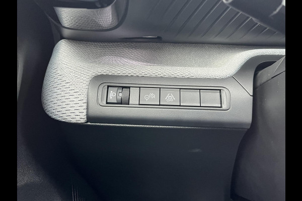 Citroën C3 Aircross 1.2 Hybrid 145pk Max STOEL + STUURWIELVERWARMING | WINTERPAKKET | CAMERA | HEAD-UP DISPLAY| FABRIEKSGARANTIE | ALL IN PRIJS RIJKLAAR |