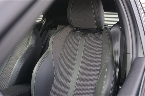 Peugeot 2008 1.2 Hybrid GT | AUTOMAAT | 145PK | CAMERA | CARPLAY