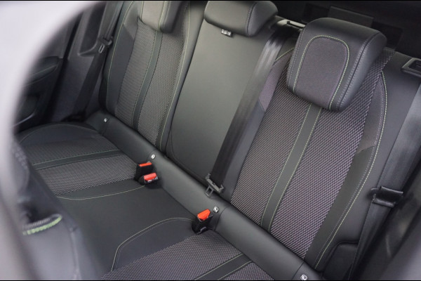 Peugeot 2008 1.2 Hybrid GT | AUTOMAAT | 145PK | CAMERA | CARPLAY