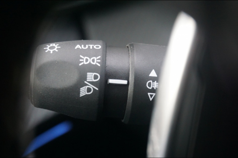 Peugeot 2008 1.2 Hybrid GT | AUTOMAAT | 145PK | CAMERA | CARPLAY