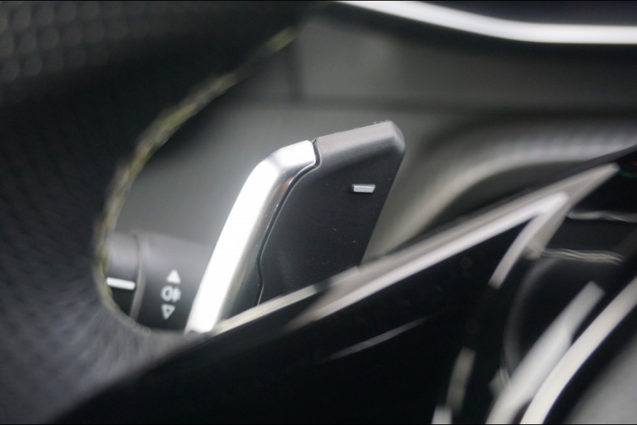 Peugeot 2008 1.2 Hybrid GT | AUTOMAAT | 145PK | CAMERA | CARPLAY