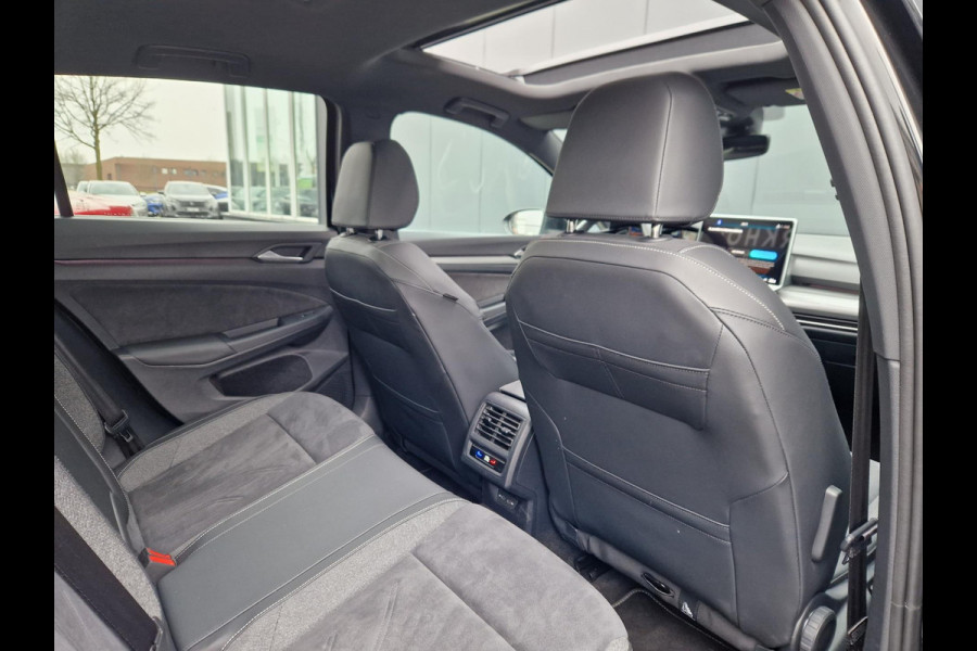 Volkswagen Golf 1.5 eHybrid 50 Edition /Panoramadak /IQ drive /IQ Light