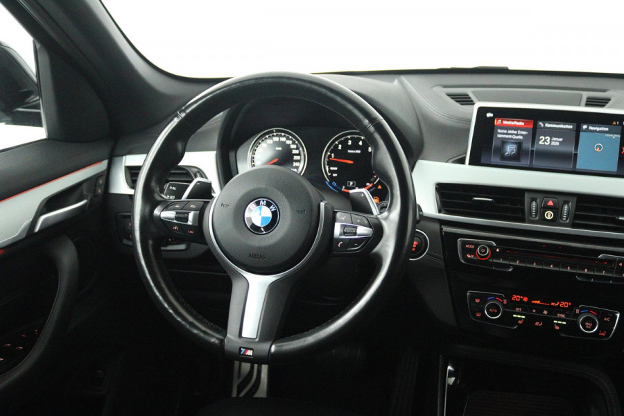 BMW X1 SDrive20i High Executive M Sport (M-PAKKET, STOELVERWARMING, NAVIGATIE, CRUISE CONTROL ADAPTIEF, AUTOMAAT, PARKEERSENSOREN