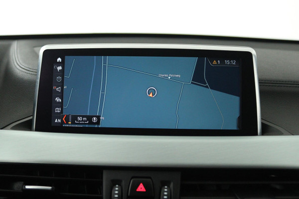 BMW X1 SDrive20i High Executive M Sport (M-PAKKET, STOELVERWARMING, NAVIGATIE, CRUISE CONTROL ADAPTIEF, AUTOMAAT, PARKEERSENSOREN