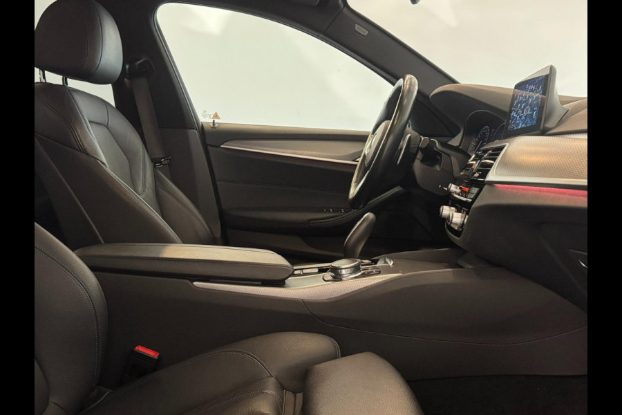 BMW 5 Serie Touring 530i M Sport / Adaptive / Leder / Camera