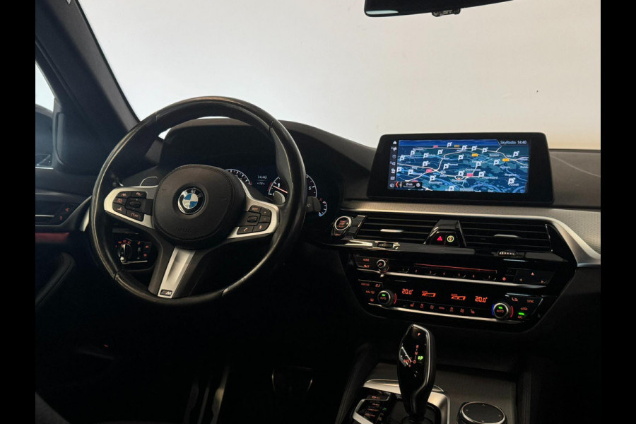 BMW 5 Serie Touring 530i M Sport / Adaptive / Leder / Camera