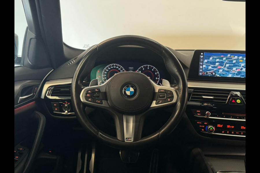 BMW 5 Serie Touring 530i M Sport / Adaptive / Leder / Camera