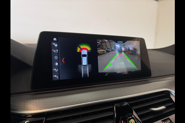 BMW 5 Serie Touring 530i M Sport / Adaptive / Leder / Camera