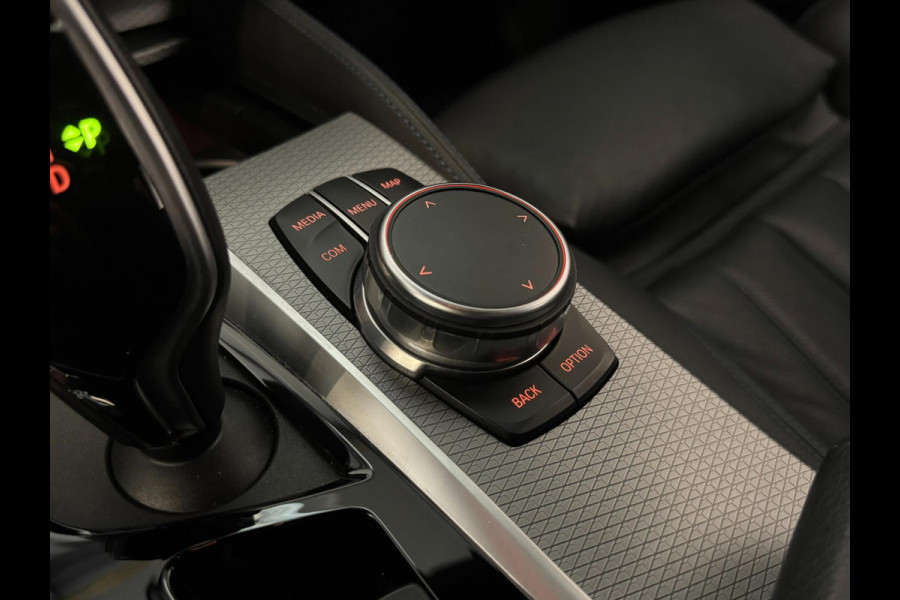 BMW 5 Serie Touring 530i M Sport / Adaptive / Leder / Camera