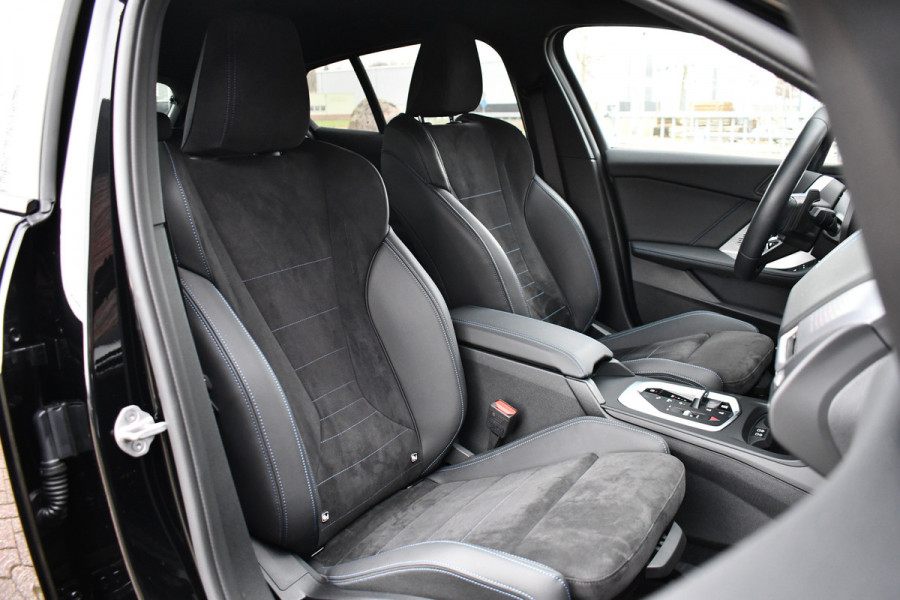 BMW 1-serie 120 M-Sport int+ext ACC DA-Plus Camera Shadowline 18inch