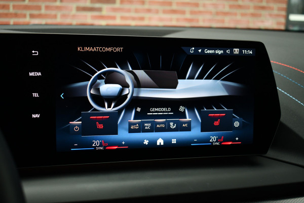 BMW 1-serie 120 M-Sport int+ext ACC DA-Plus Camera Shadowline 18inch