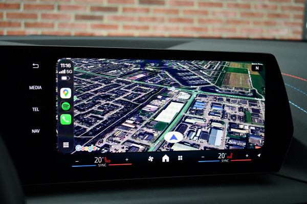 BMW 1-serie 120 M-Sport int+ext ACC DA-Plus Camera Shadowline 18inch