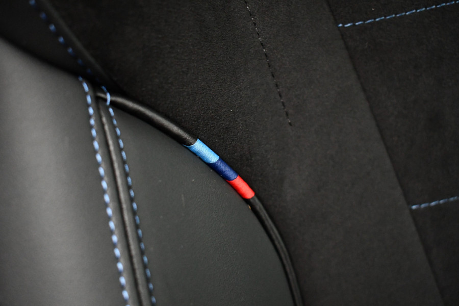 BMW 1-serie 120 M-Sport int+ext ACC DA-Plus Camera Shadowline 18inch