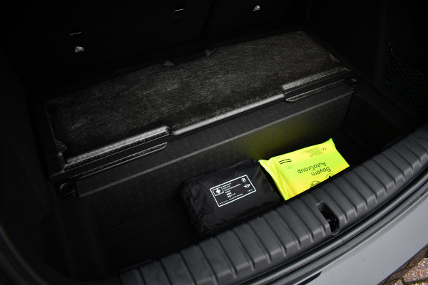 BMW 1-serie 120 M-Sport int+ext ACC DA-Plus Camera Shadowline 18inch