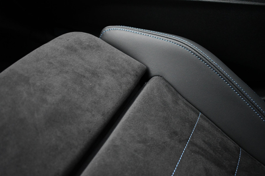 BMW 1-serie 120 M-Sport int+ext ACC DA-Plus Camera Shadowline 18inch