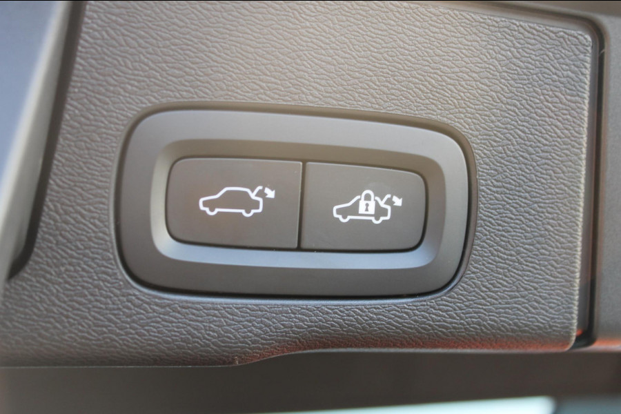 Volvo XC60 T6 Plug-in hybrid 350PK AWD Plus Dark Lederen bekleding / Cruise Control / Panoramisch schuif-kanteldak / Google infotainment incl navigatie / Elektrisch bedienbare voorstoelen met geheugen