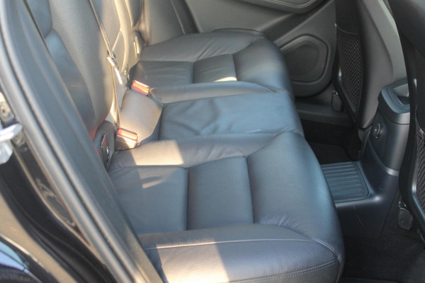 Volvo XC60 T6 Plug-in hybrid 350PK AWD Plus Dark Lederen bekleding / Cruise Control / Panoramisch schuif-kanteldak / Google infotainment incl navigatie / Elektrisch bedienbare voorstoelen met geheugen